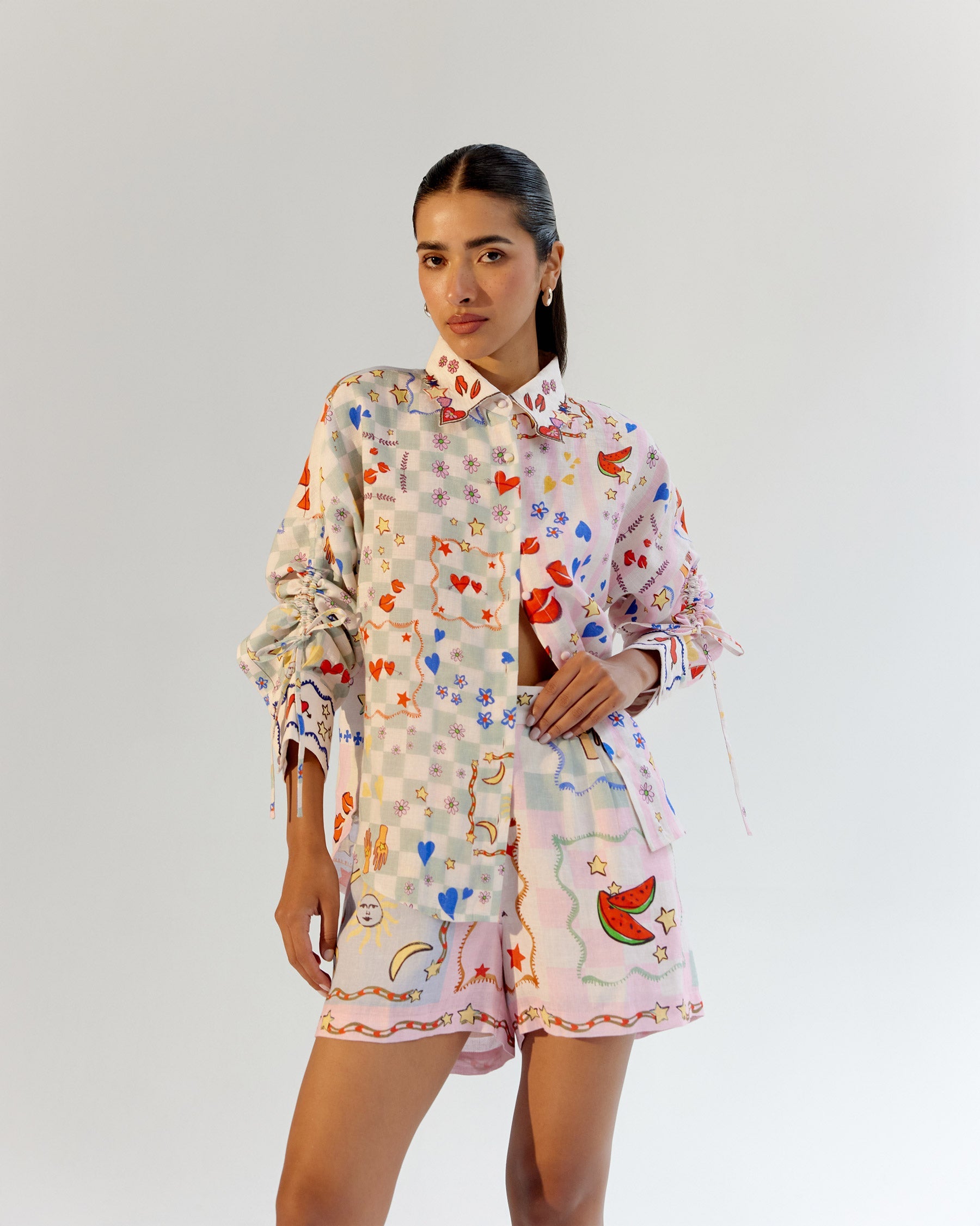 Thais Shirt & Mia Shorts - Boardgame