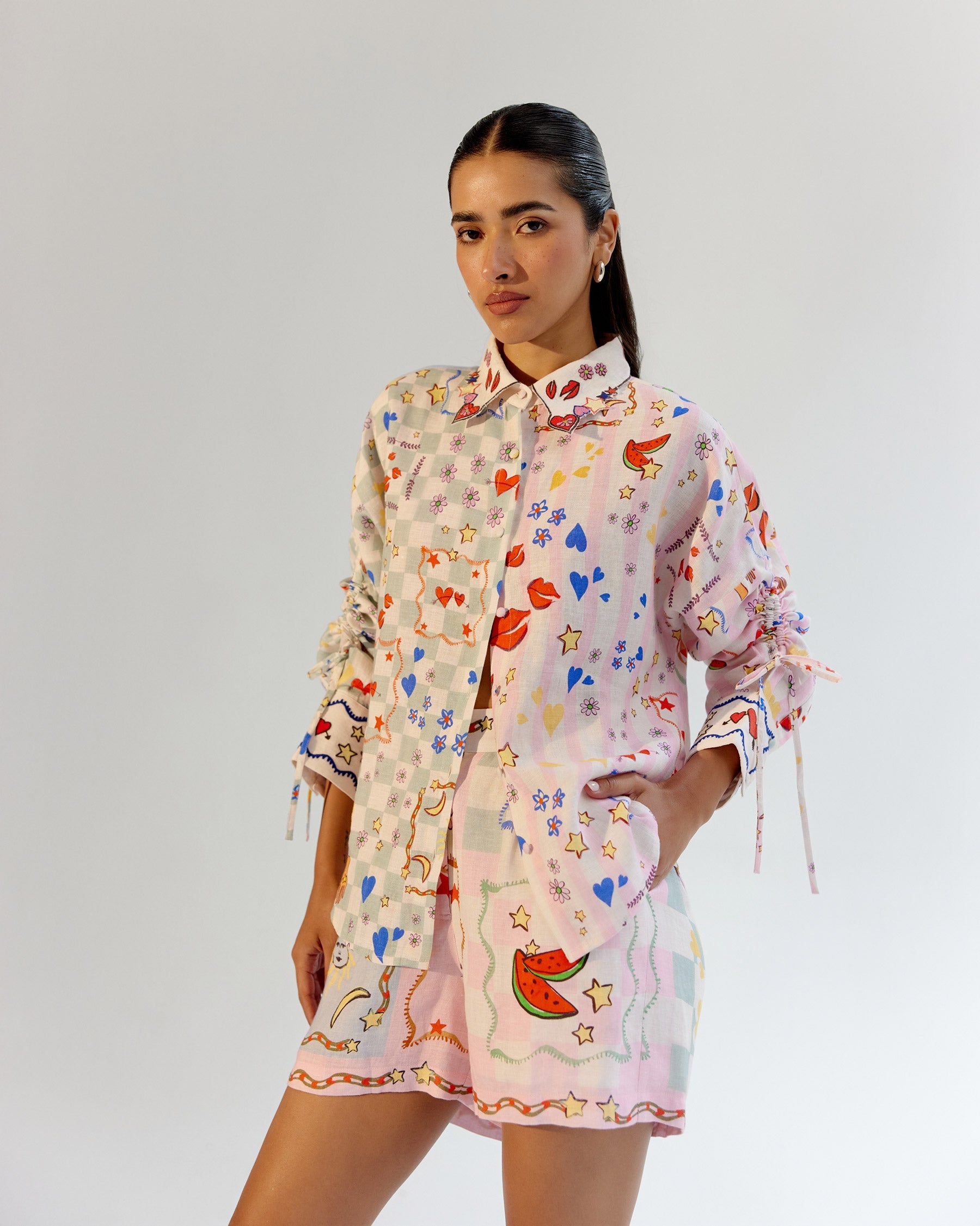 Thais Shirt & Mia Shorts - Boardgame