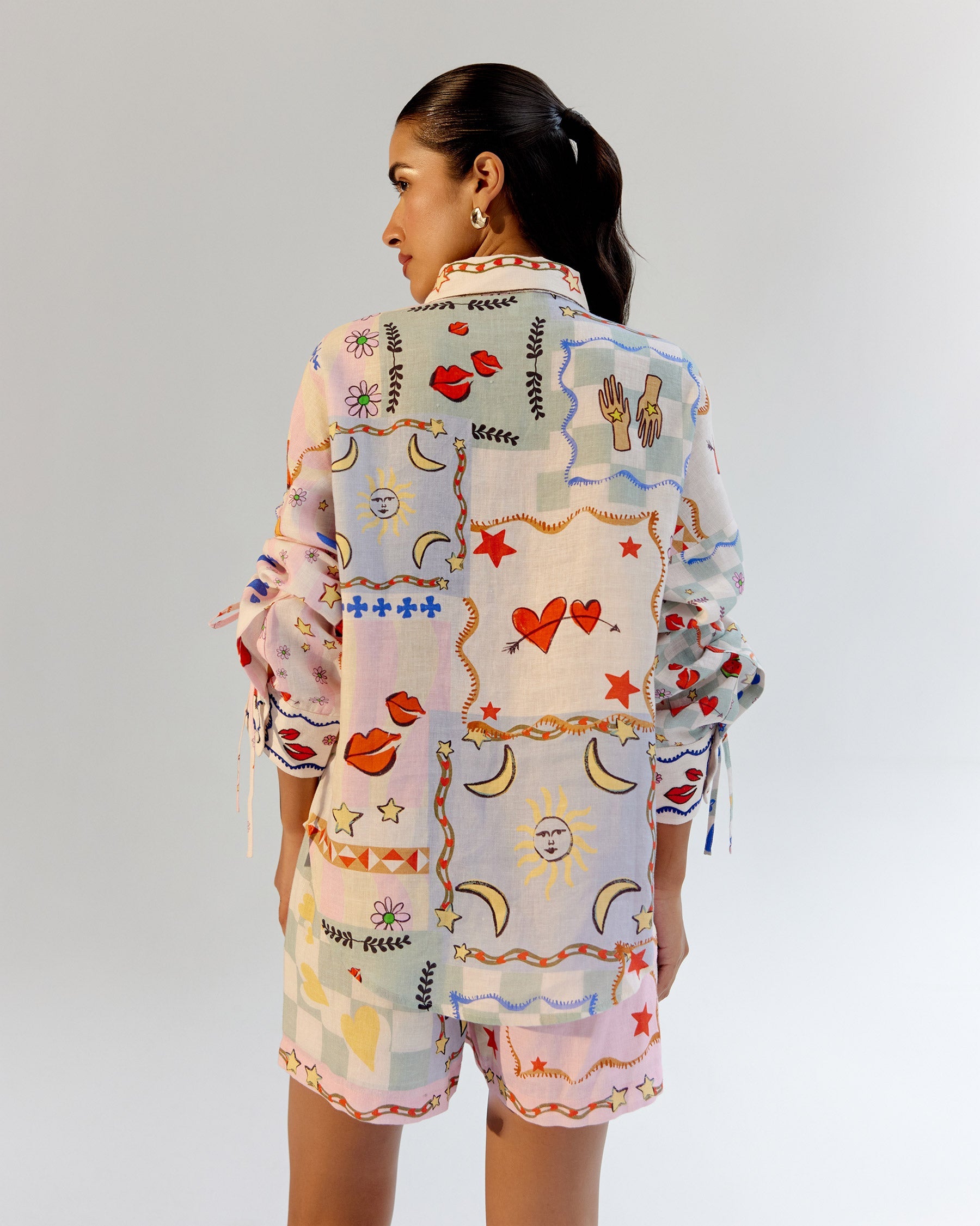 Thais Shirt & Mia Shorts - Boardgame