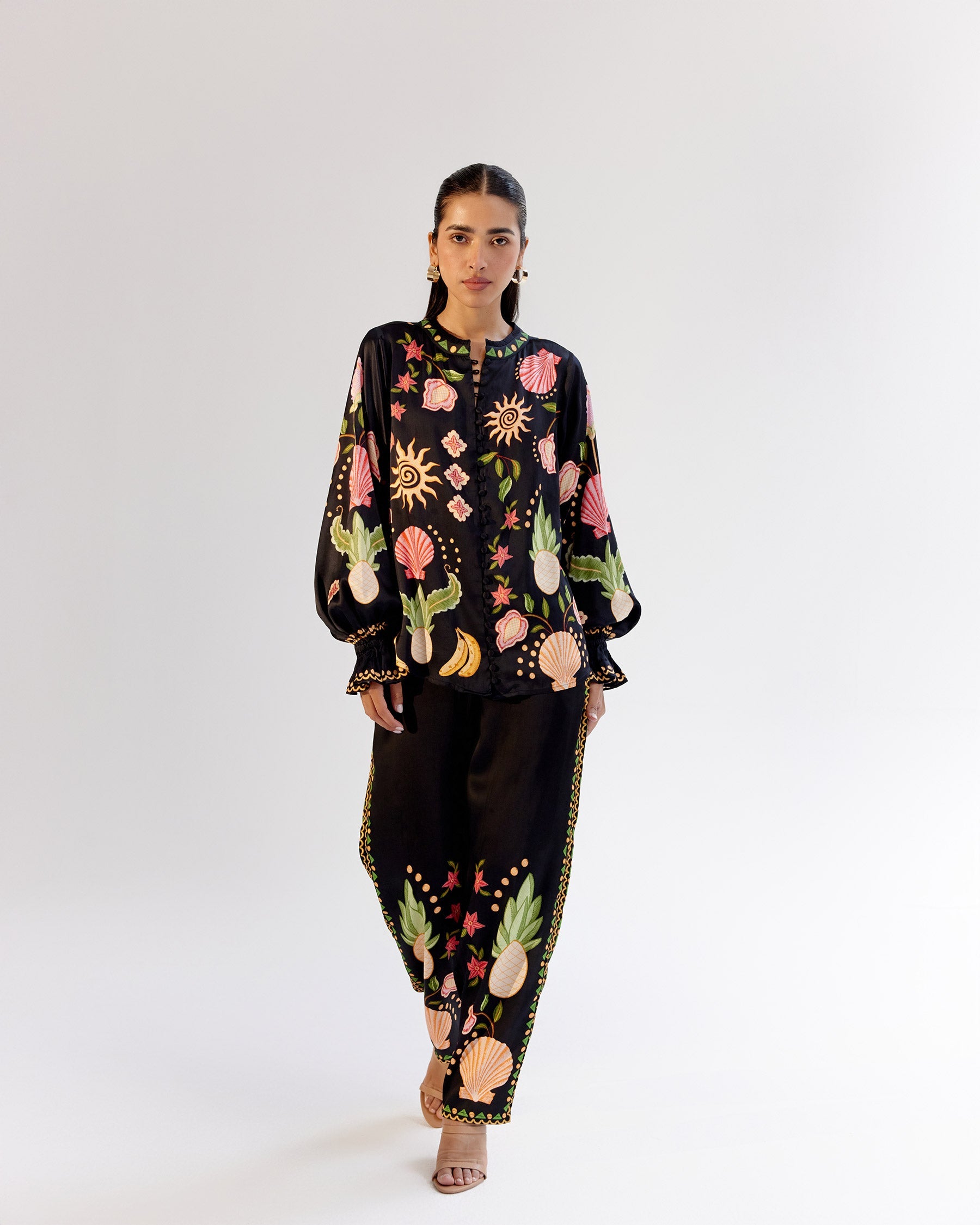 Ilia Set - Seashell (Black)