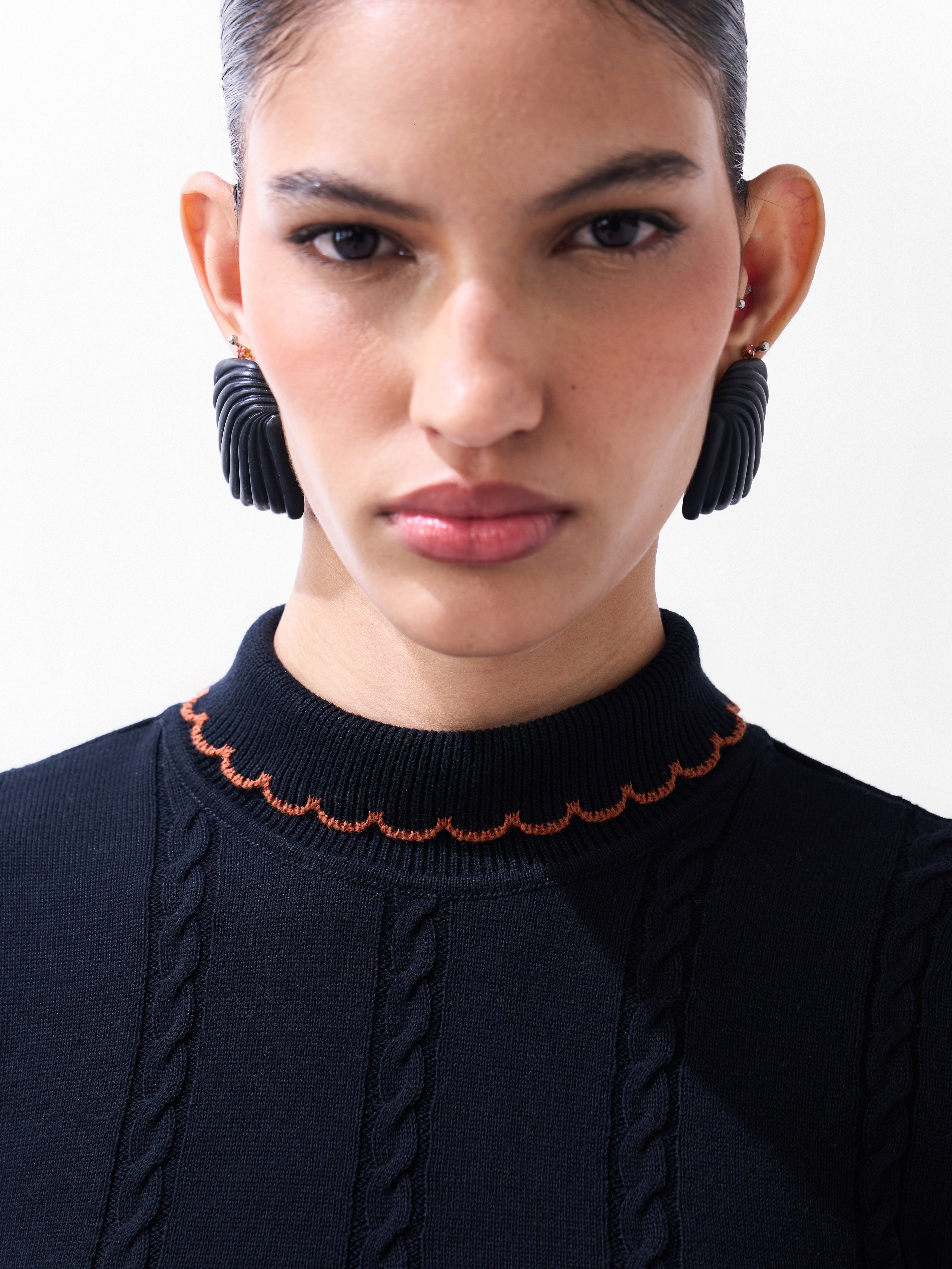 Cleo Turtle-neck - Black